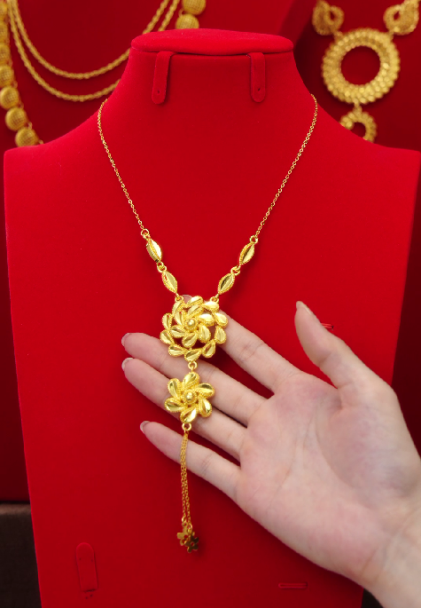 18K Gold-Plated Alloy Rose Necklace