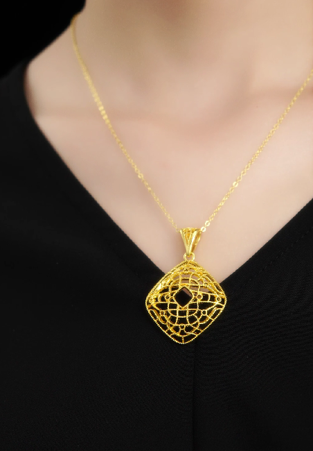 18K Gold-Plated Alloy Necklace with Cut-Out Geometric Pattern